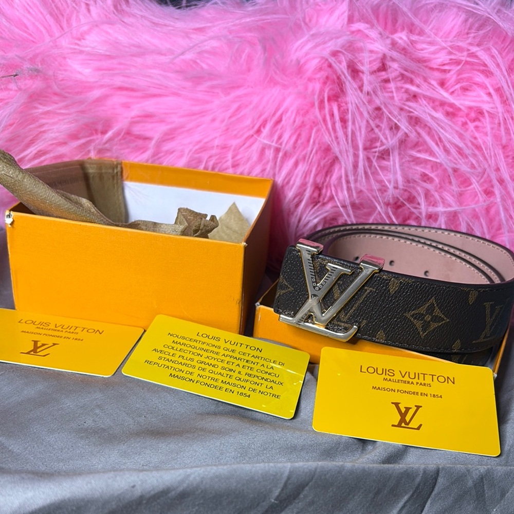 Louis Vuitton Brown and Pink Belt with Monogram Design